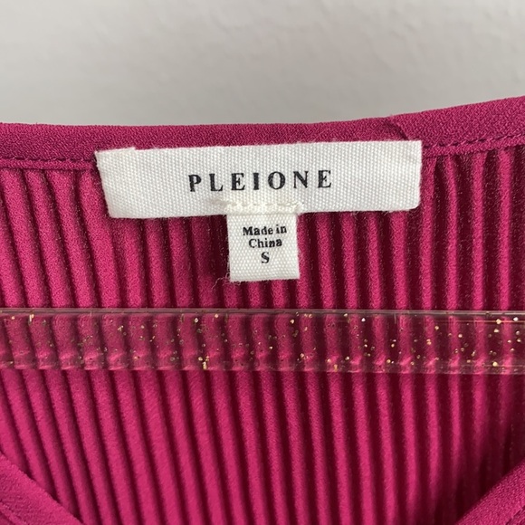 Pleione Magenta Flowy Blouse w/ Stretch Small - Picture 9 of 10